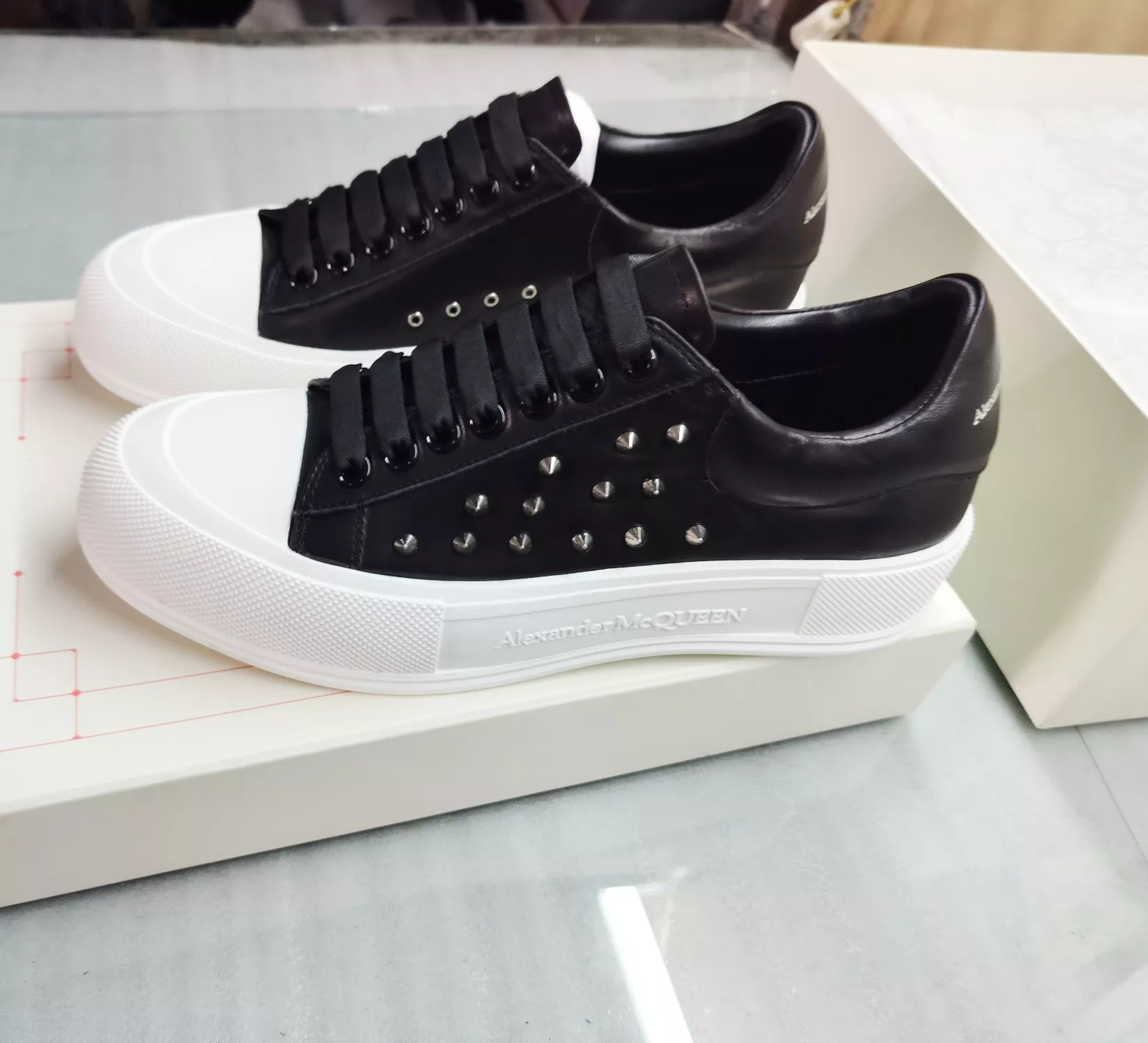 Alexander McQueen Casual Shoes For Men Durable 1851