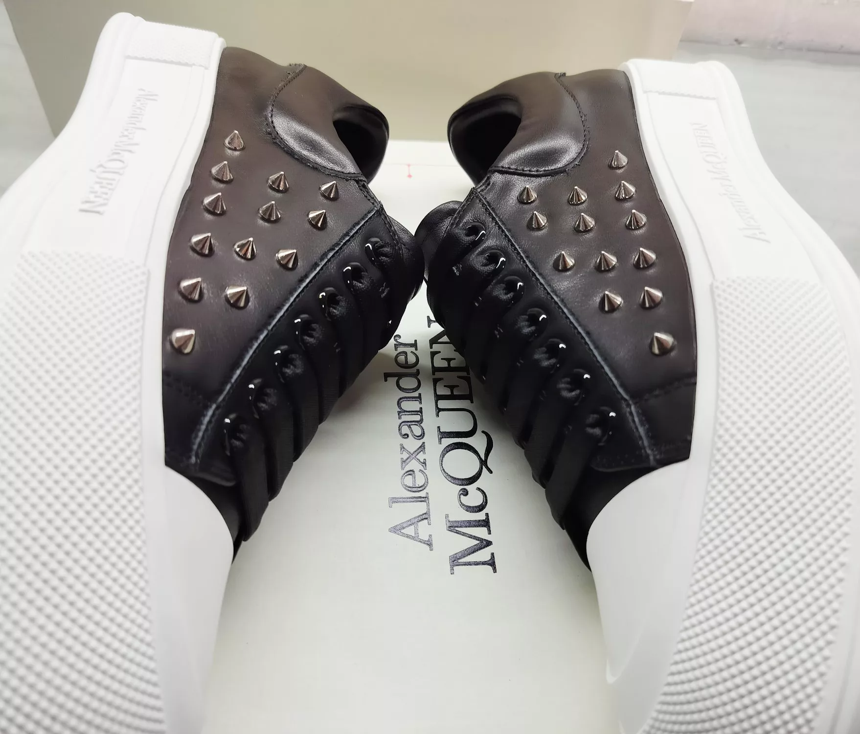 Alexander McQueen Casual Shoes For Men Durable 1851