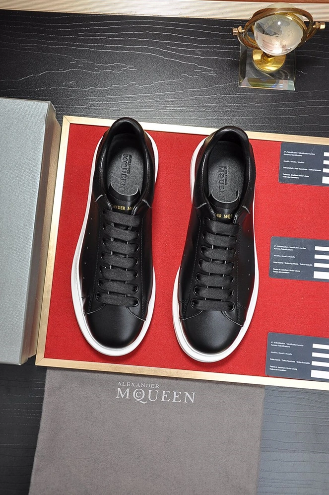 Alexander McQueen Casual Shoes For Men EasyMatch 2833
