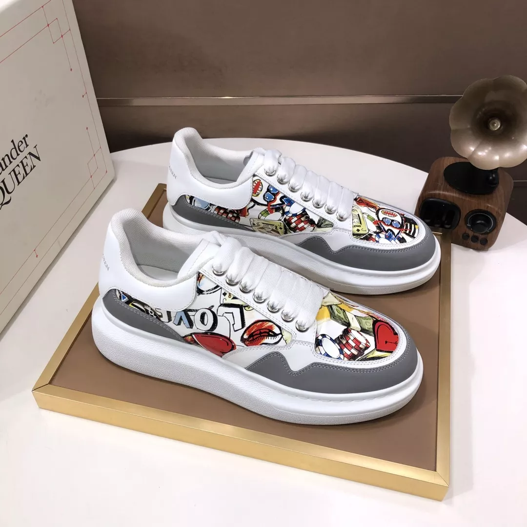 Alexander McQueen Casual Shoes For Men EyeCatching 2542