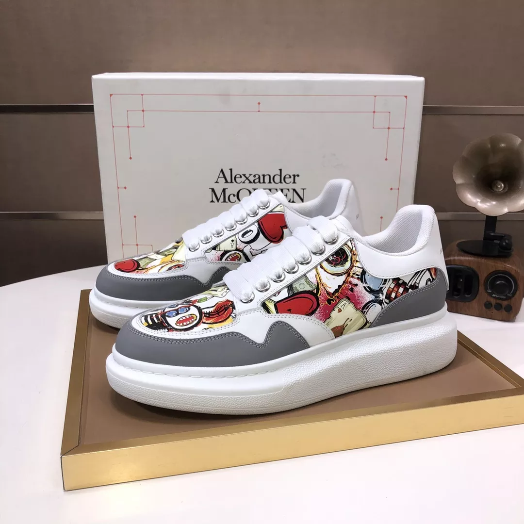 Alexander McQueen Casual Shoes For Men EyeCatching 2542