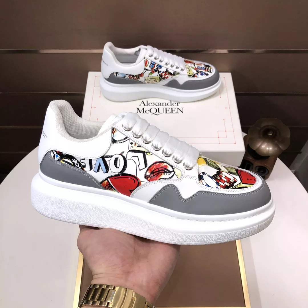 Alexander McQueen Casual Shoes For Men EyeCatching 2542
