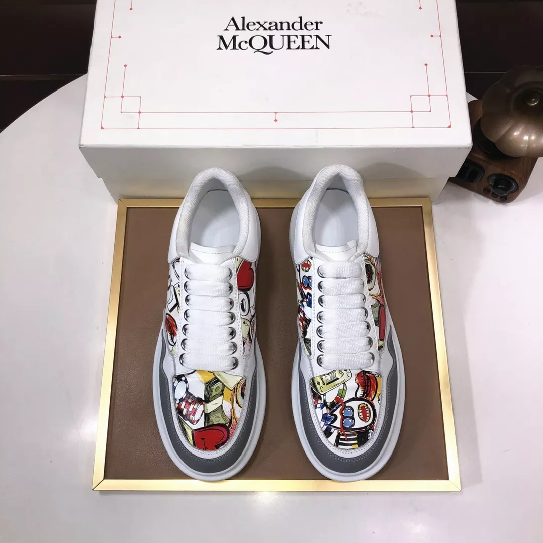Alexander McQueen Casual Shoes For Men EyeCatching 2542