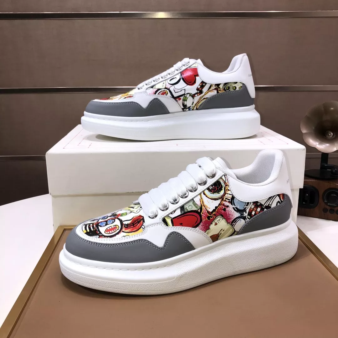 Alexander McQueen Casual Shoes For Men EyeCatching 2542