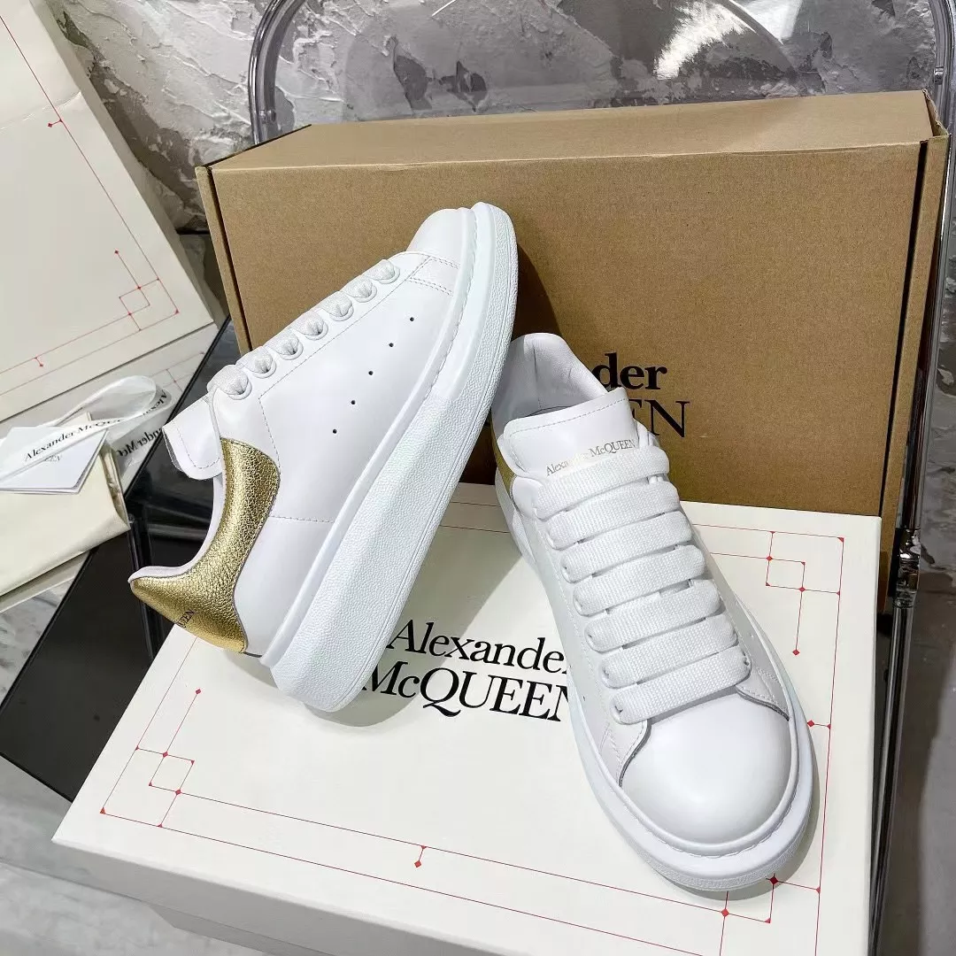 Alexander McQueen Casual Shoes For Men Flexible 6642