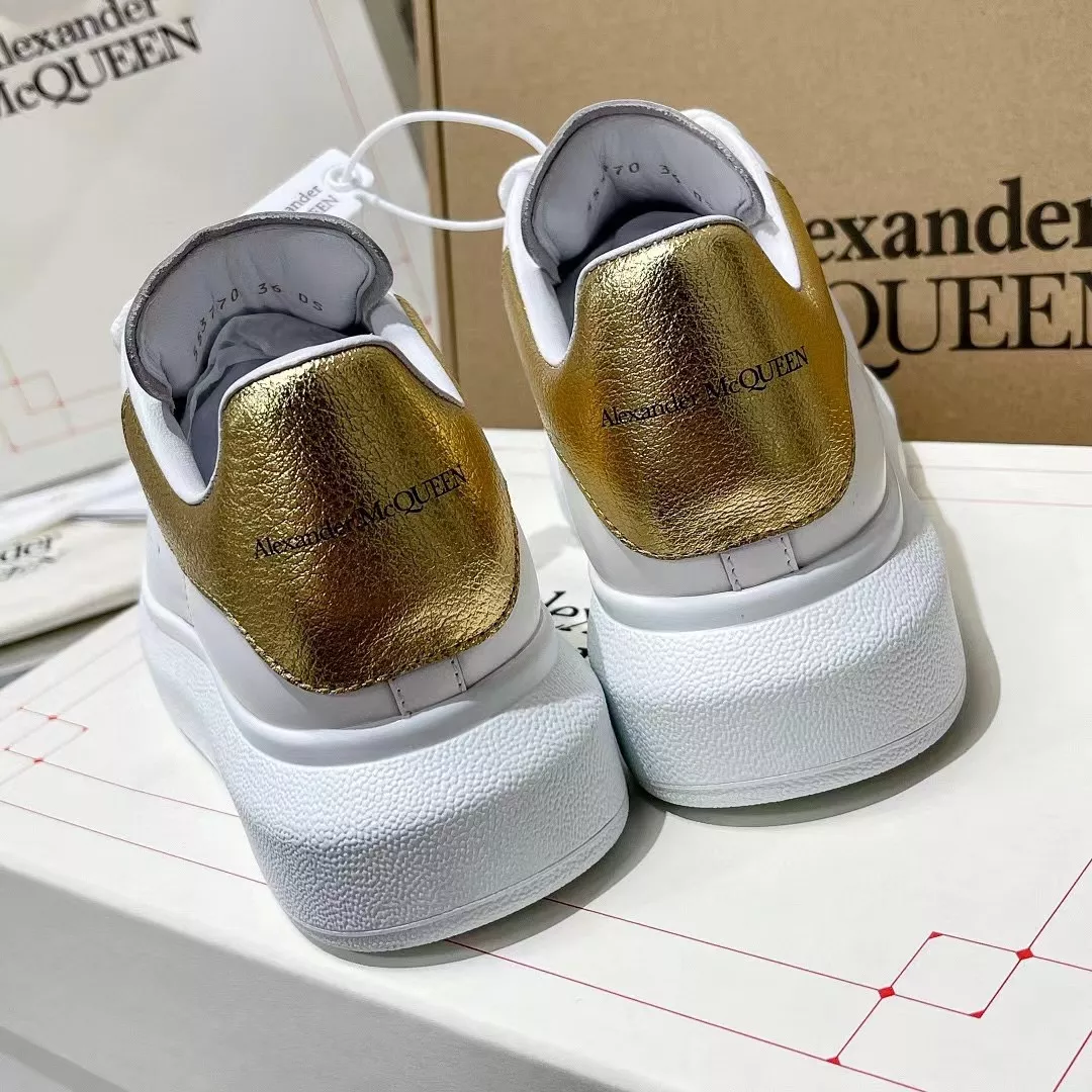 Alexander McQueen Casual Shoes For Men Flexible 6642