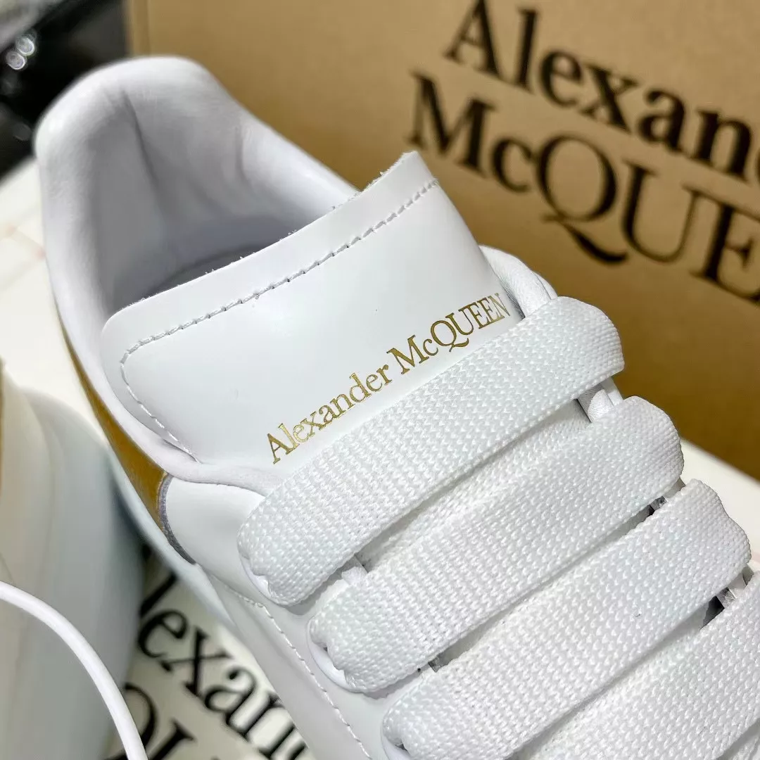 Alexander McQueen Casual Shoes For Men Flexible 6642