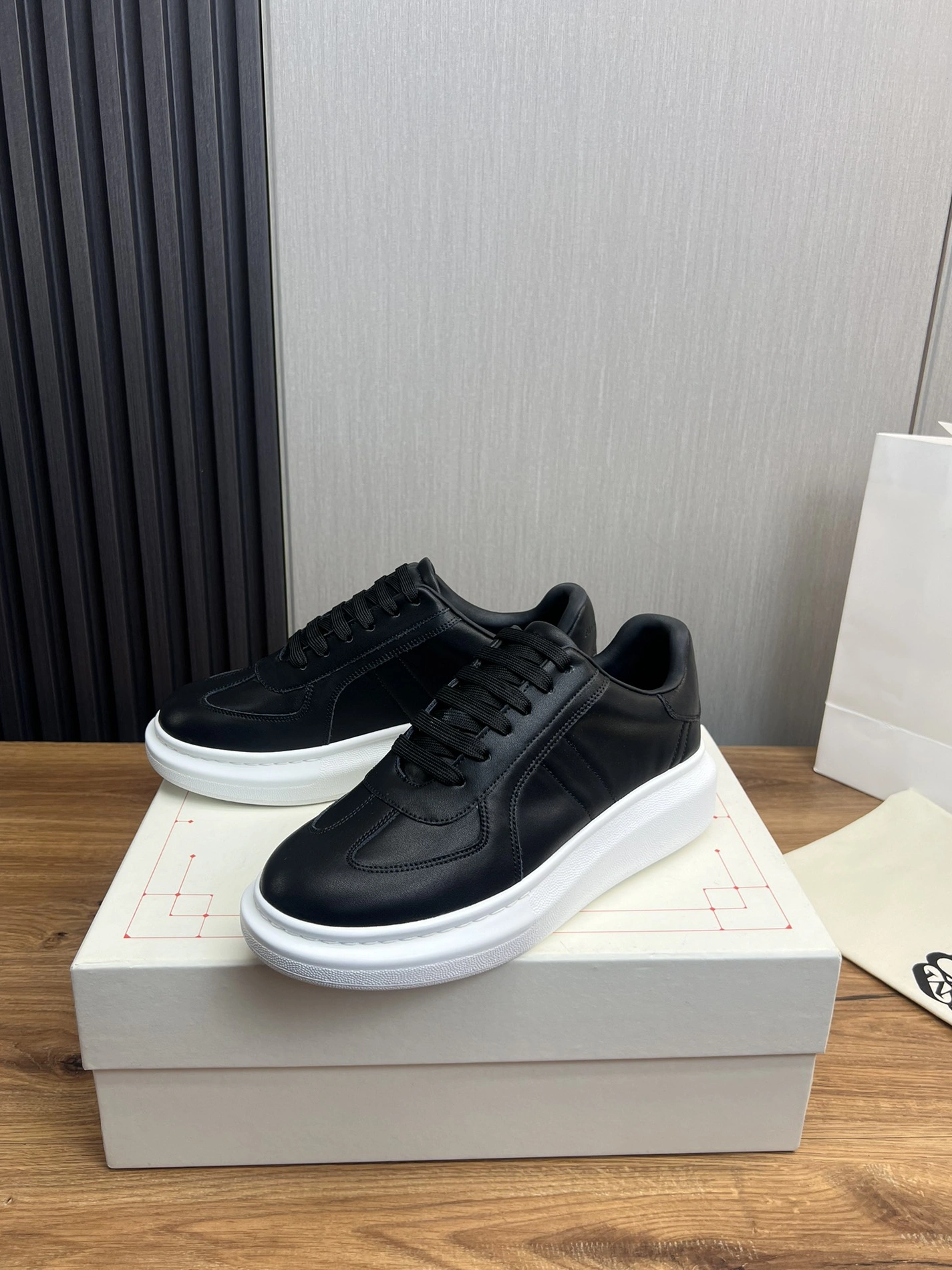 Alexander McQueen Casual Shoes For Men ModernLook 3512