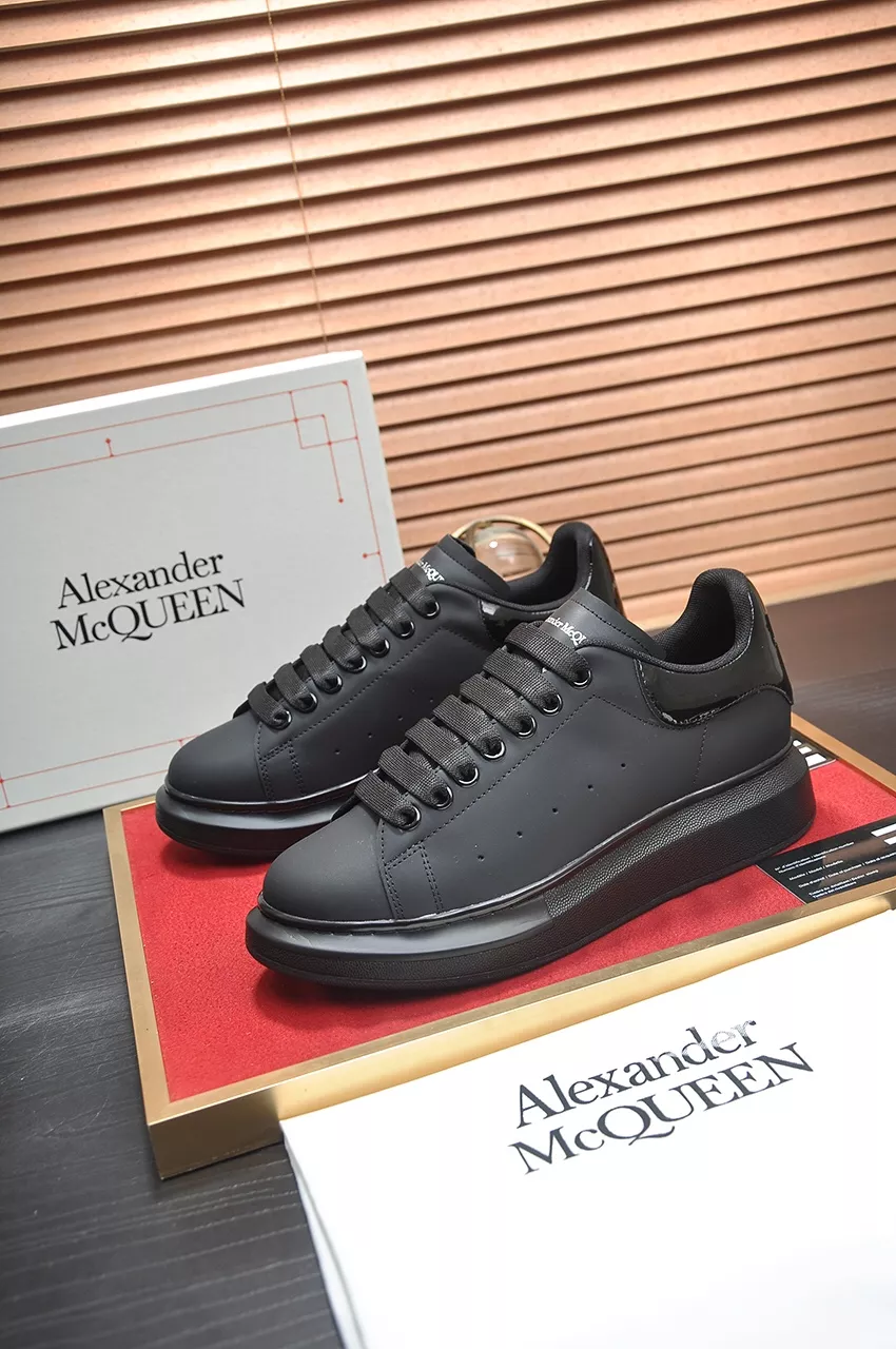 Alexander McQueen Casual Shoes For Men ModernLook 4901