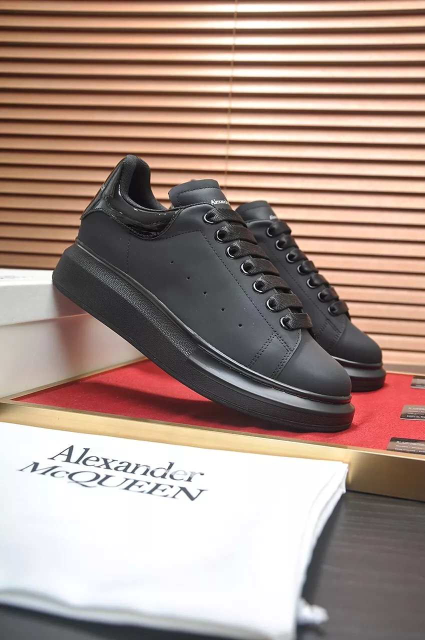 Alexander McQueen Casual Shoes For Men ModernLook 4901