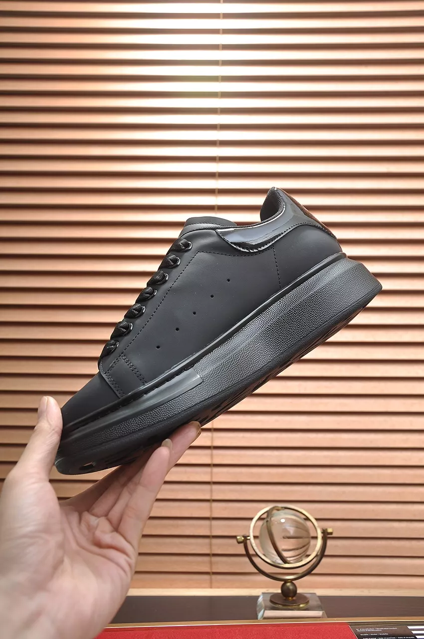 Alexander McQueen Casual Shoes For Men ModernLook 4901