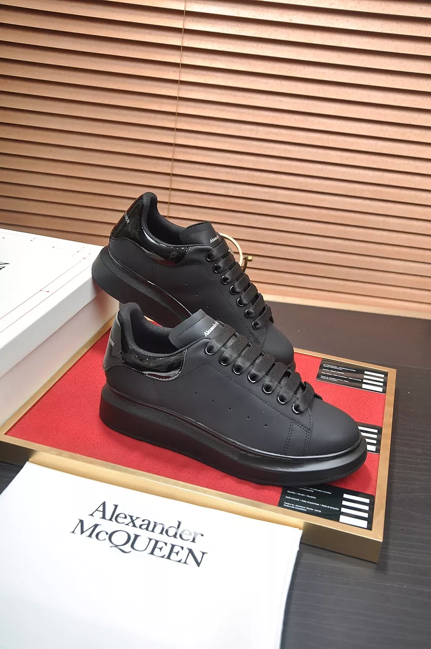 Alexander McQueen Casual Shoes For Men ModernLook 4901