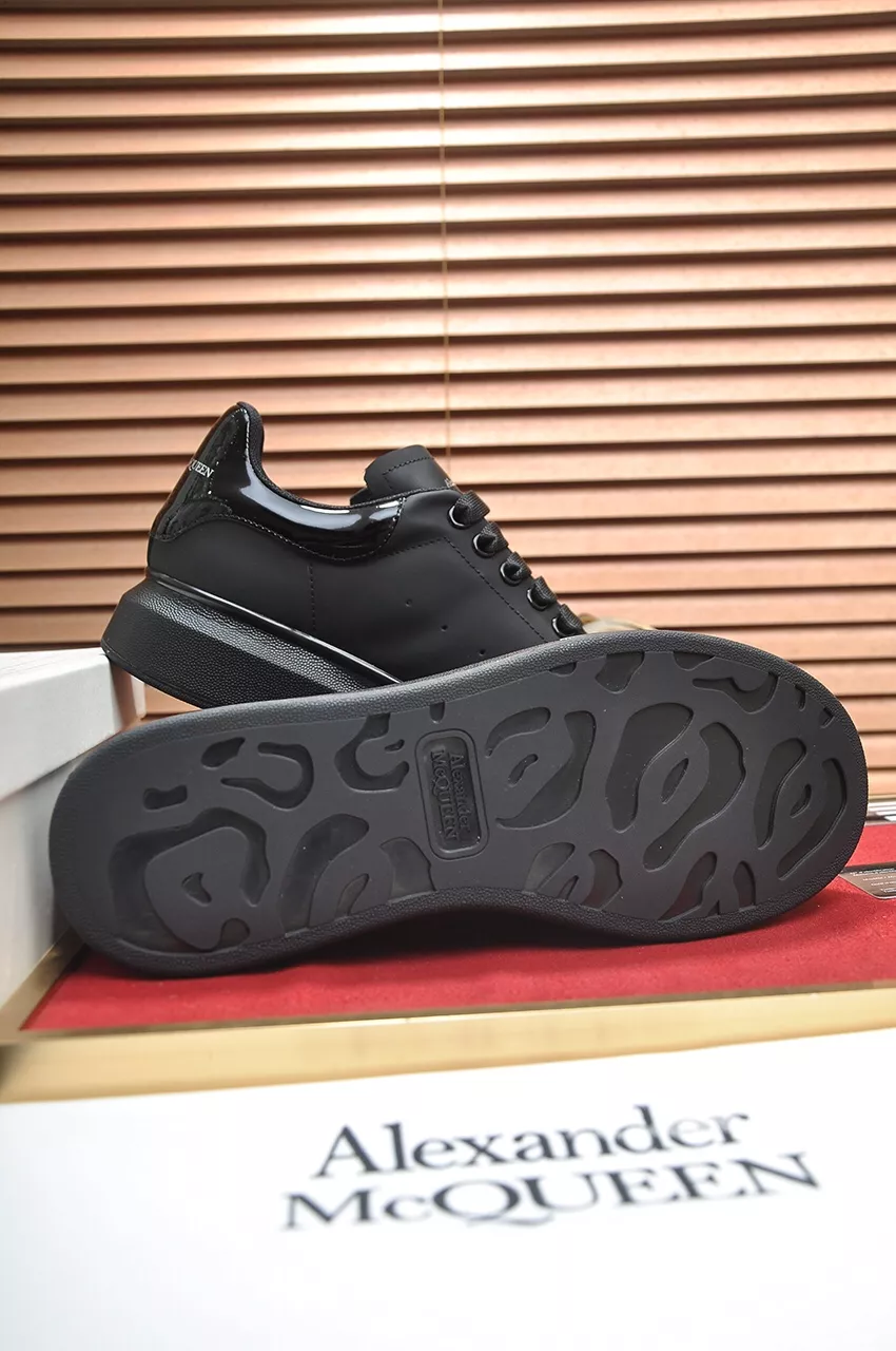 Alexander McQueen Casual Shoes For Men ModernLook 4901