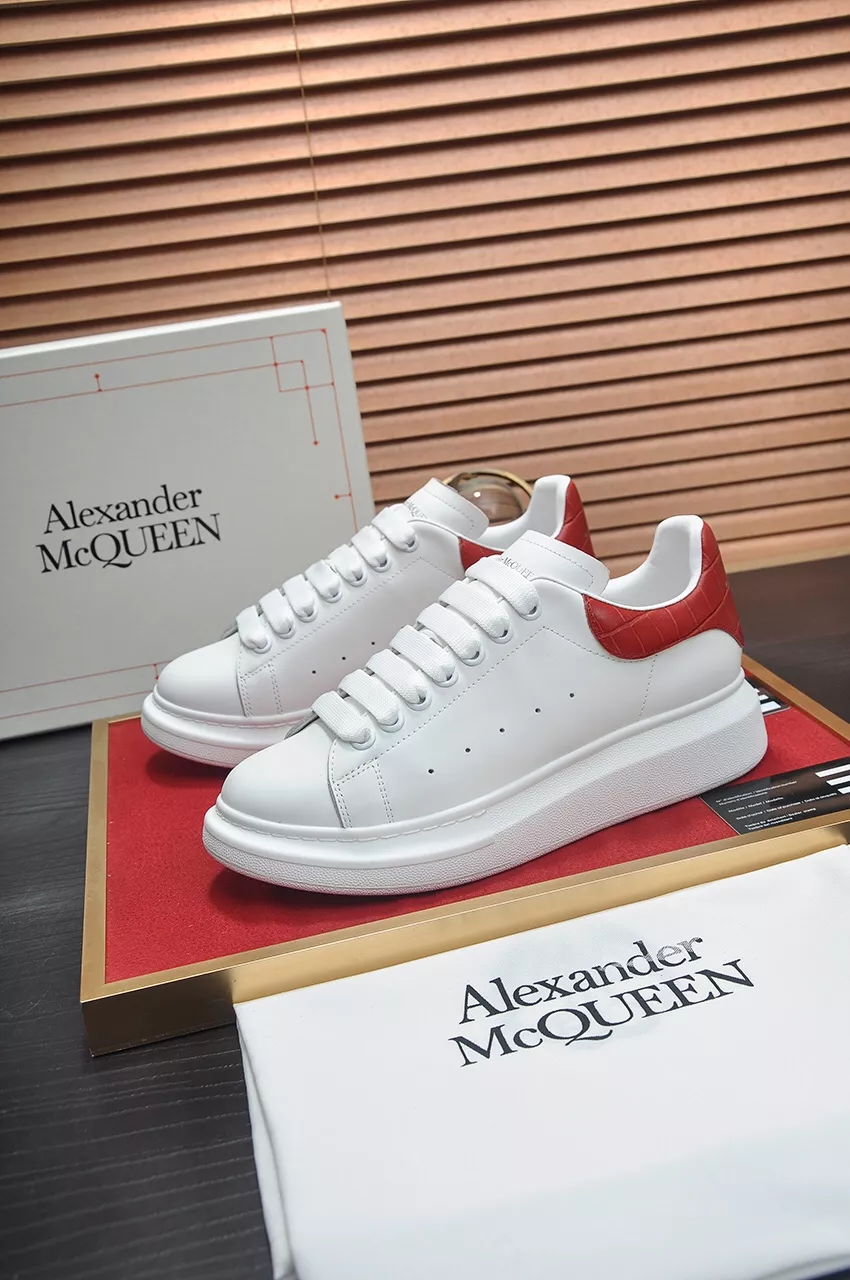 Alexander McQueen Casual Shoes For Men Practical 1231