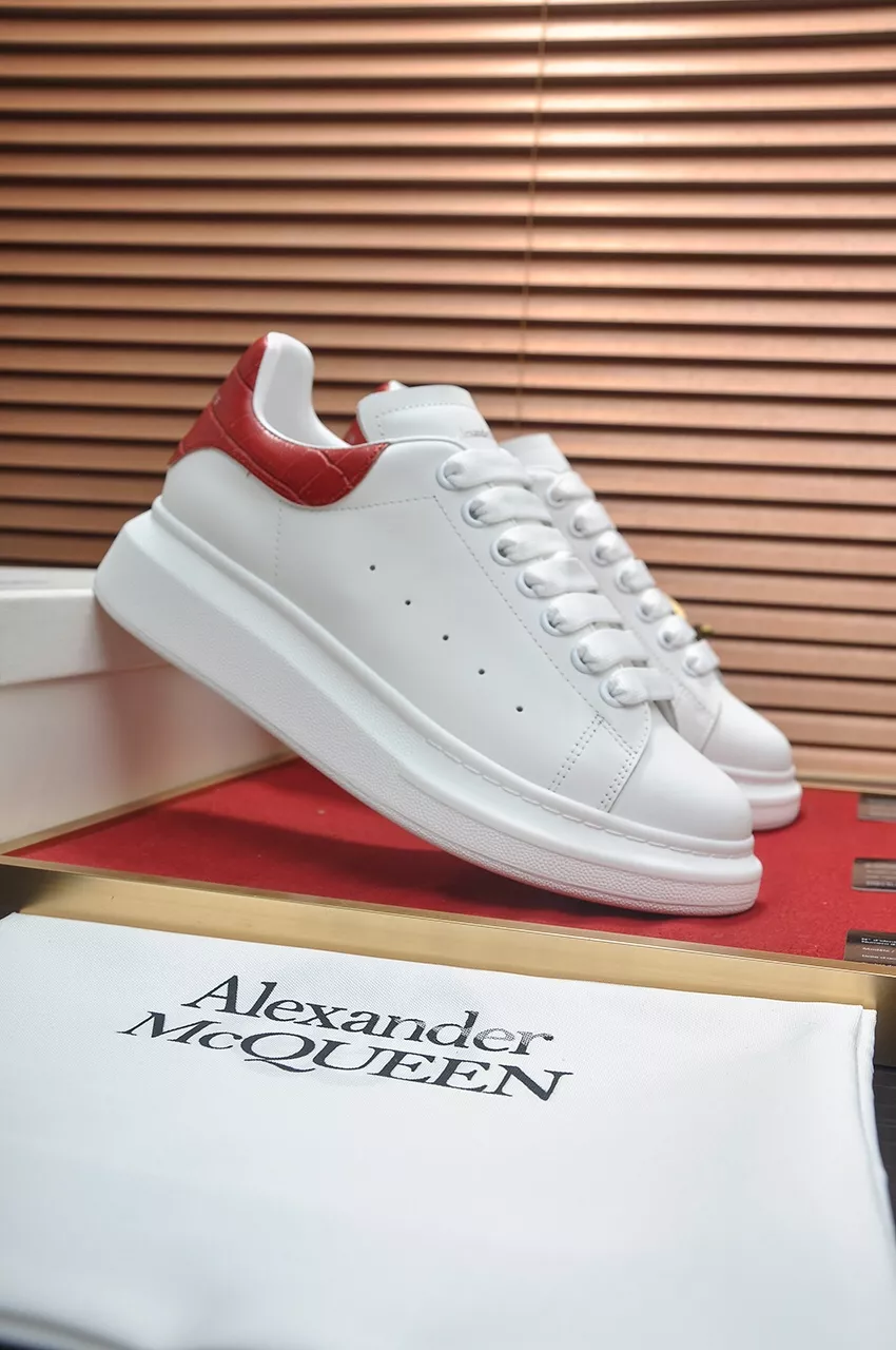 Alexander McQueen Casual Shoes For Men Practical 1231
