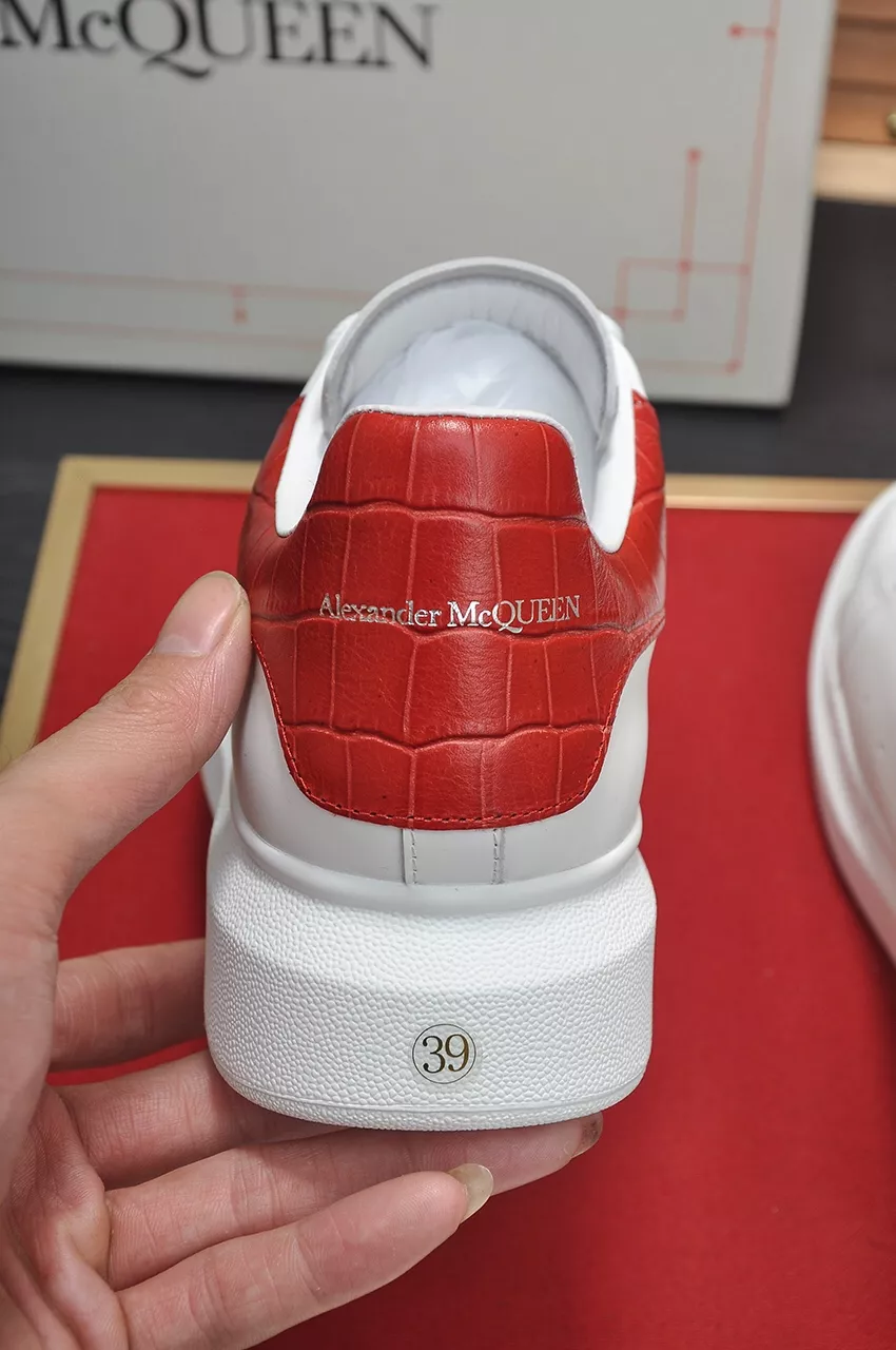 Alexander McQueen Casual Shoes For Men Practical 1231