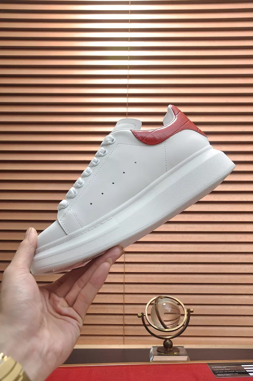 Alexander McQueen Casual Shoes For Men Practical 1231