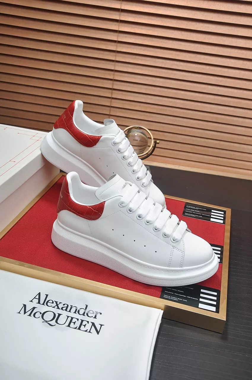 Alexander McQueen Casual Shoes For Men Practical 1231