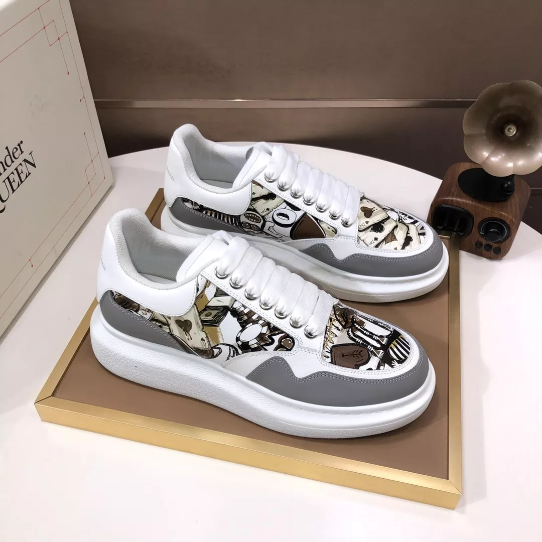 Alexander McQueen Casual Shoes For Men Refined 1320