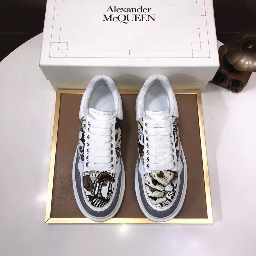 Alexander McQueen Casual Shoes For Men Refined 1320