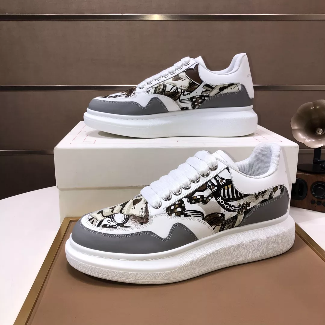 Alexander McQueen Casual Shoes For Men Refined 1320