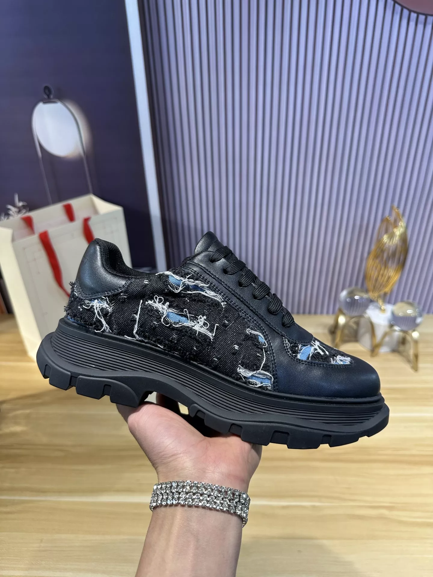 Alexander McQueen Casual Shoes For Men Reliable 7269