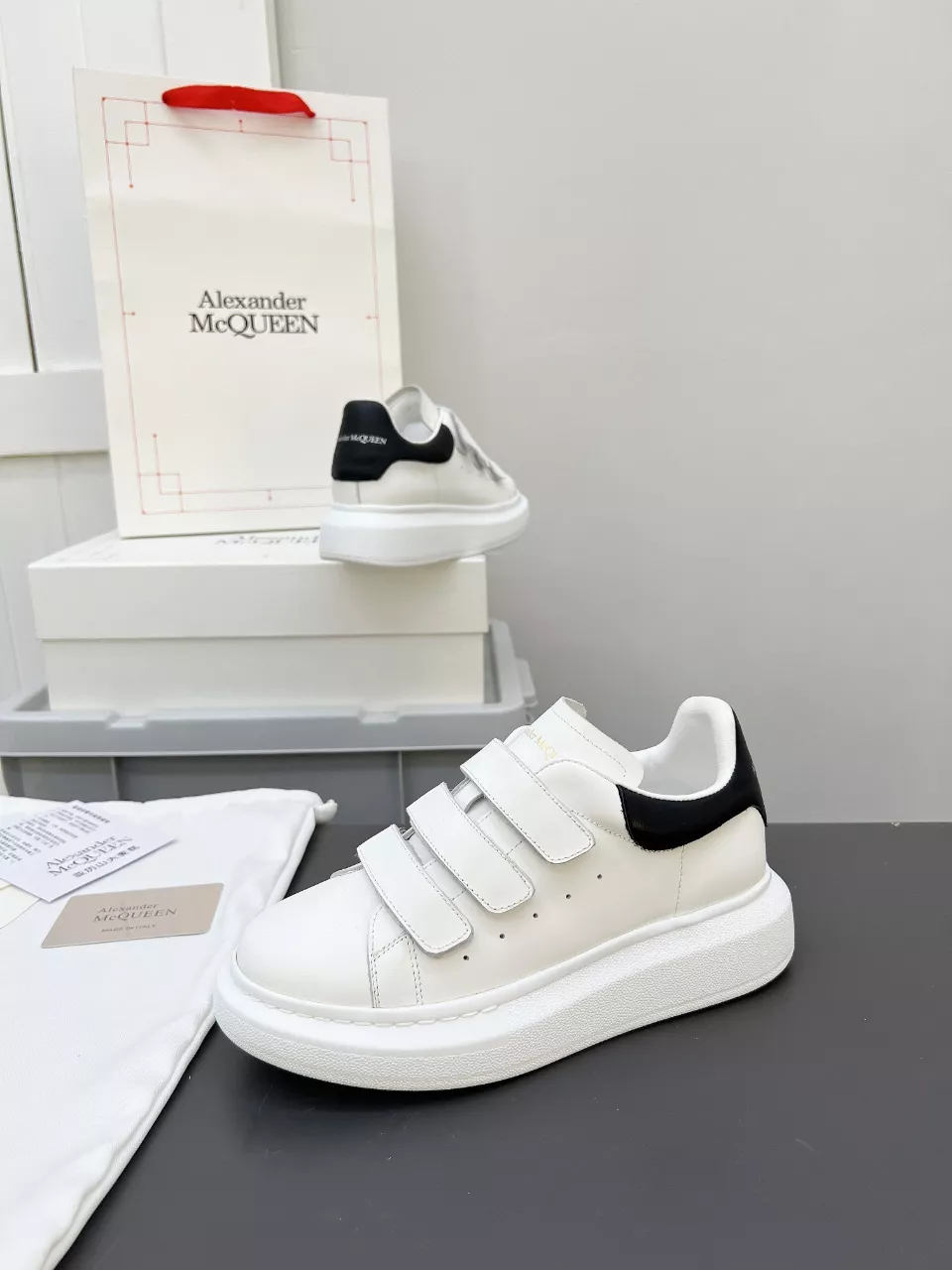 Alexander McQueen Casual Shoes For Men Sophisticated 3420