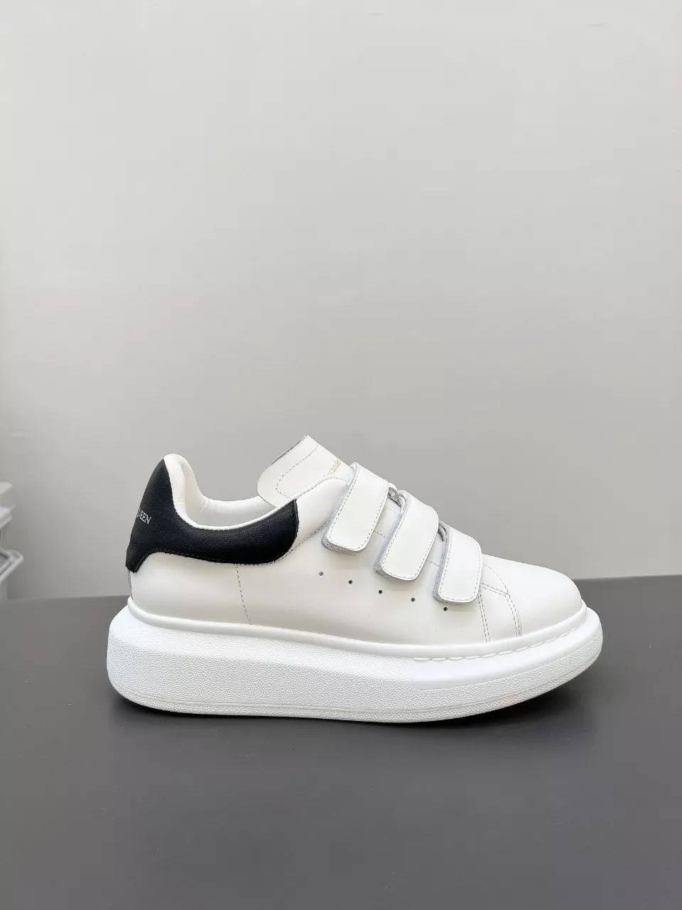 Alexander McQueen Casual Shoes For Men Sophisticated 3420