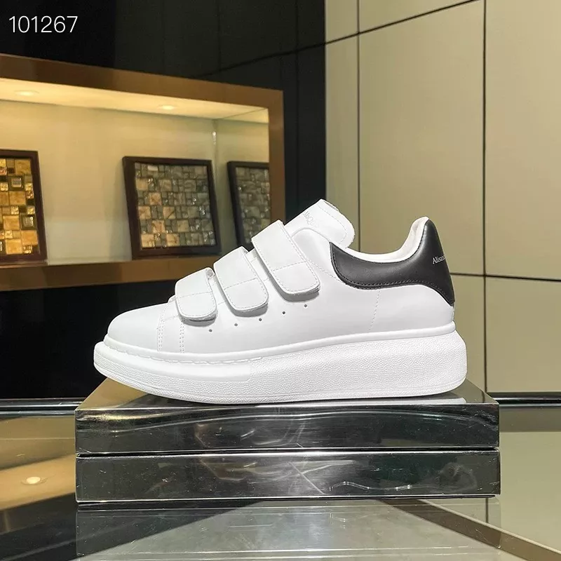 Alexander McQueen Casual Shoes For Men Sophisticated 3420
