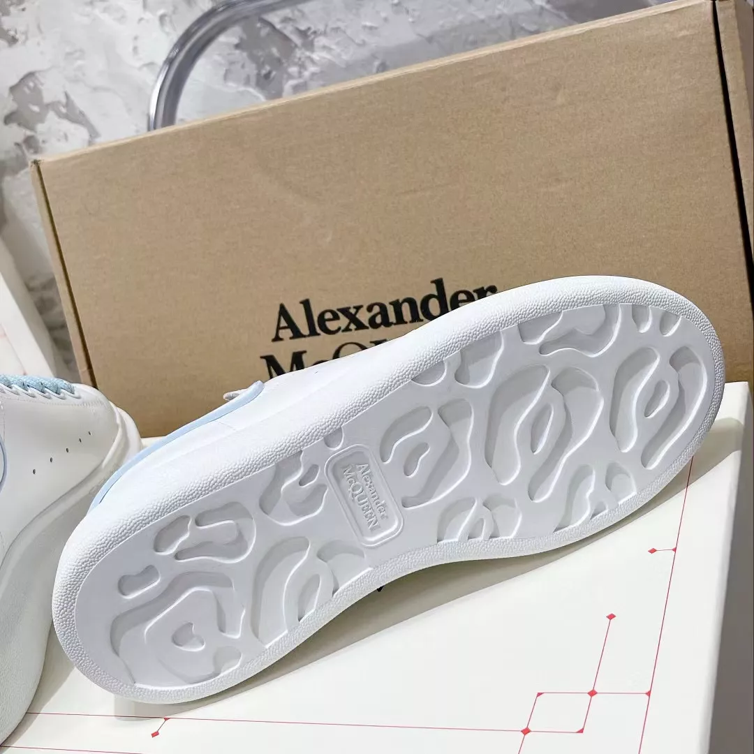 Alexander McQueen Casual Shoes For Men Sophisticated 6019