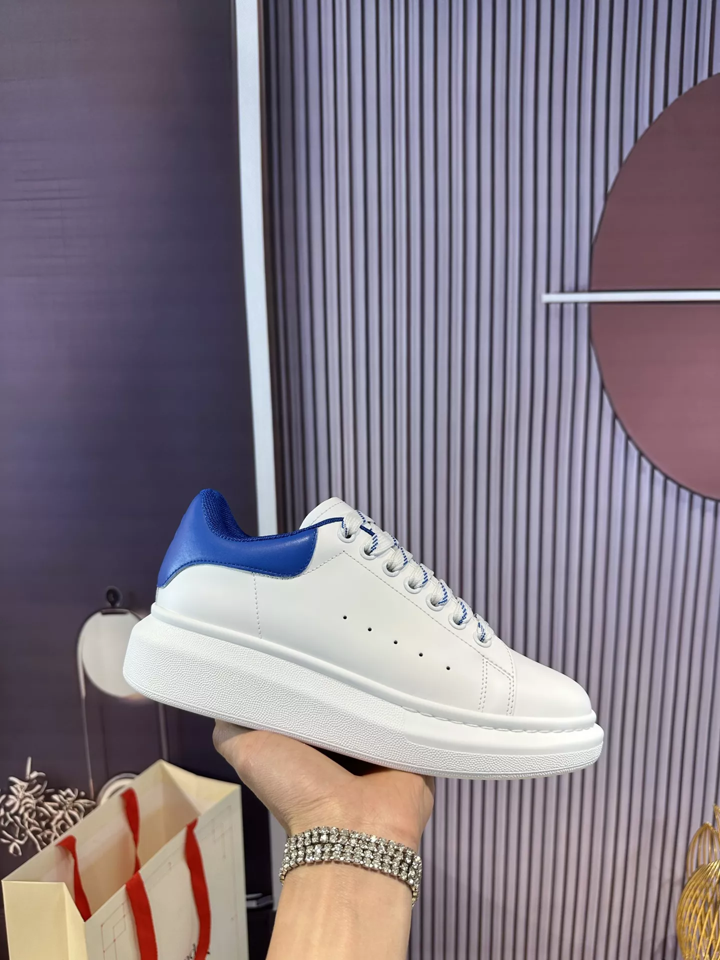 Alexander McQueen Casual Shoes For Men Sophisticated 6504