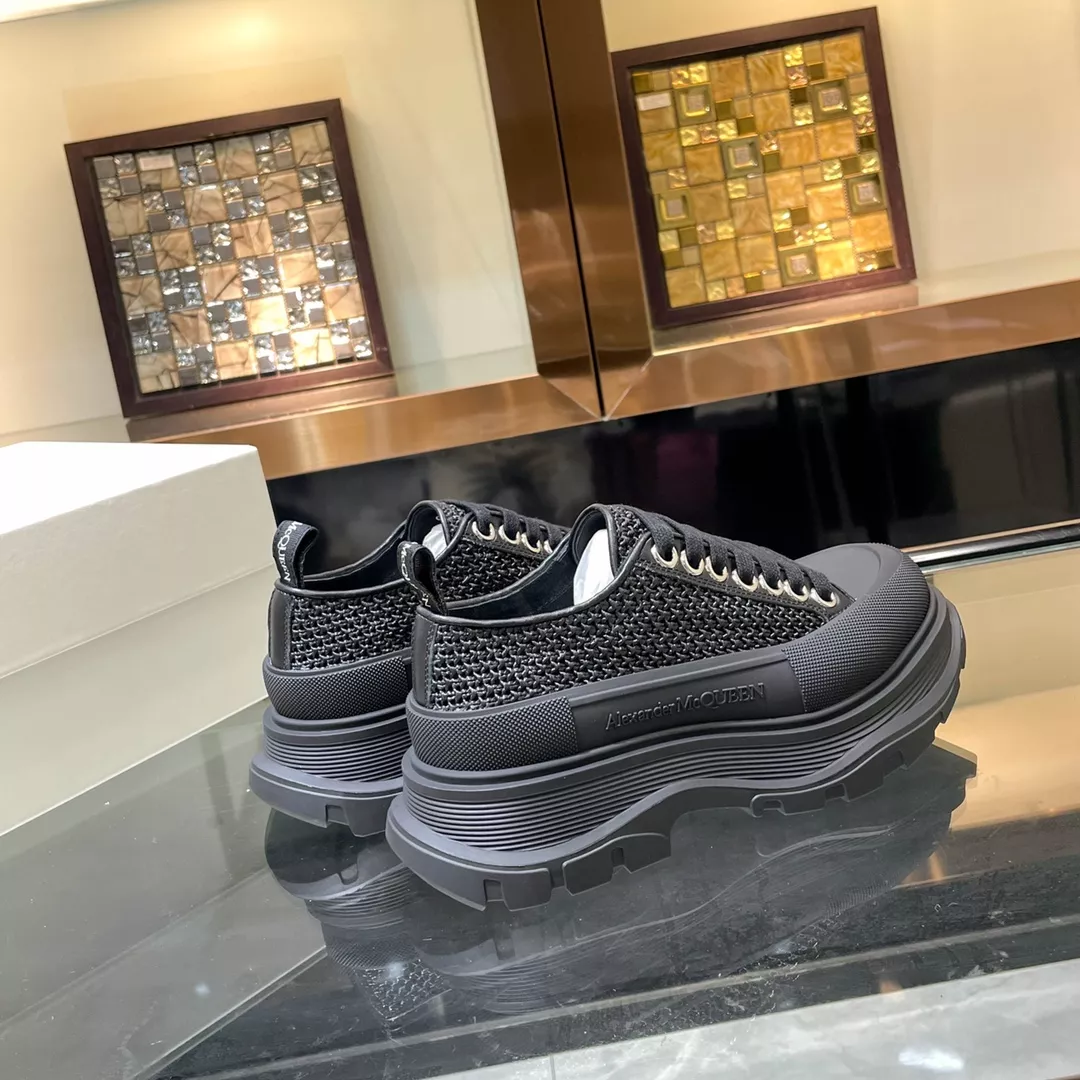 Alexander McQueen Casual Shoes For Men Timeless 4582