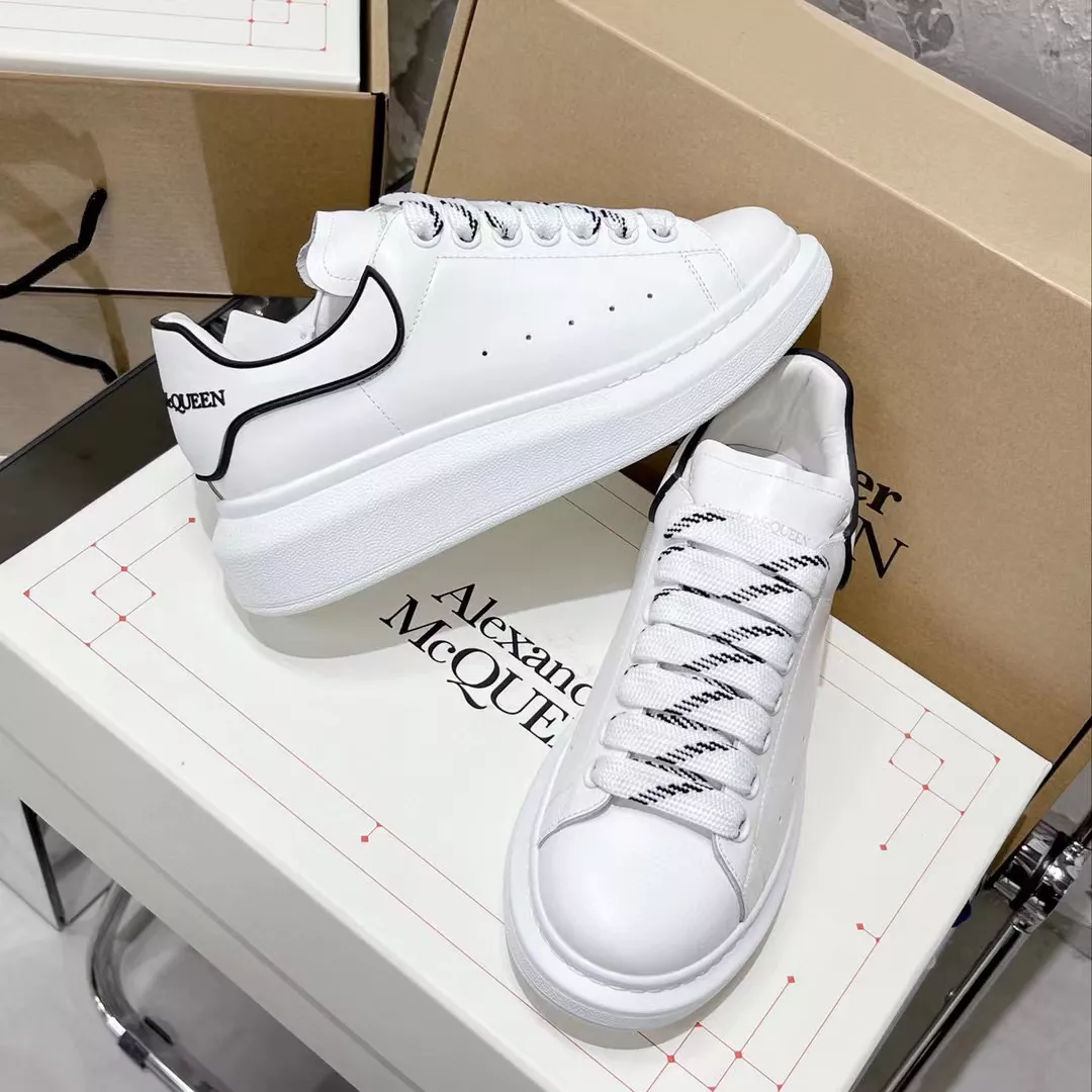 Alexander McQueen Casual Shoes For Men Trendsetting 4379