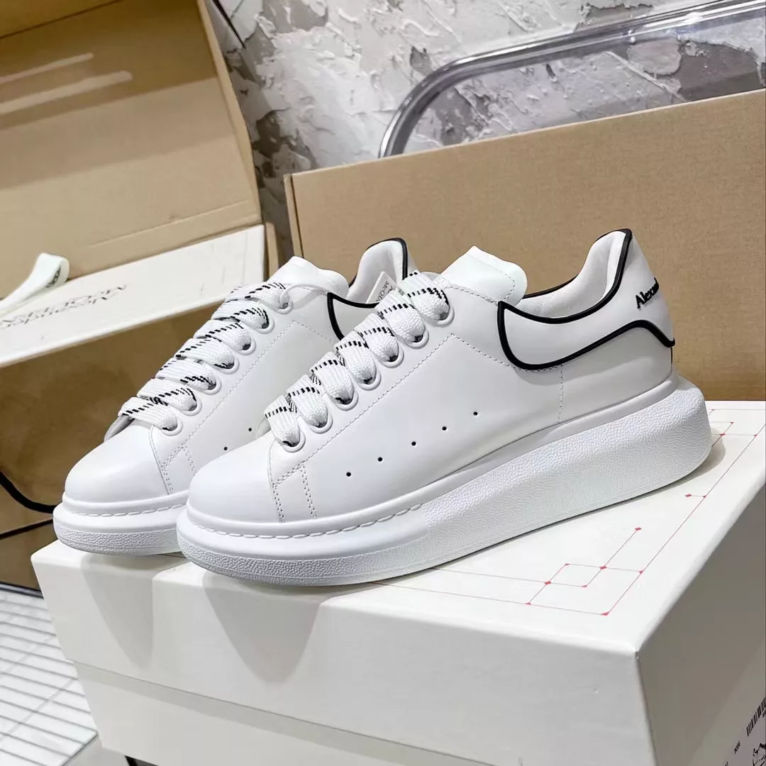 Alexander McQueen Casual Shoes For Men Trendsetting 4379