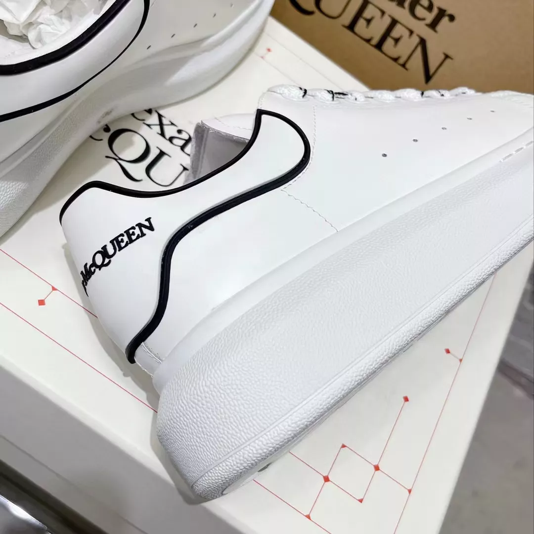 Alexander McQueen Casual Shoes For Men Trendsetting 4379