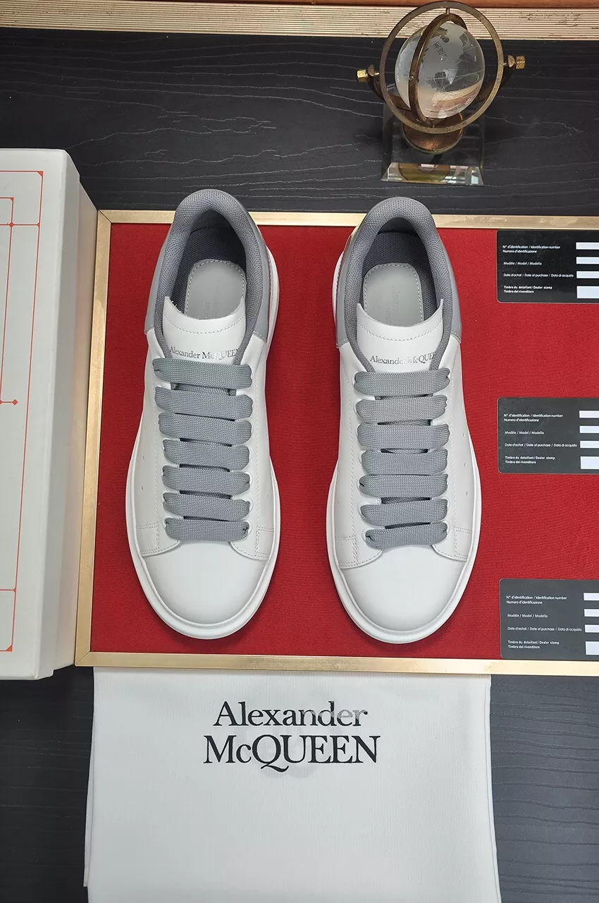 Alexander McQueen Casual Shoes For Men Versatile 3441