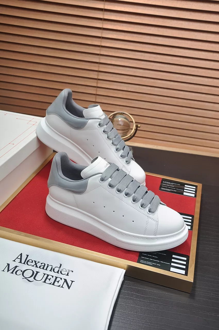 Alexander McQueen Casual Shoes For Men Versatile 3441