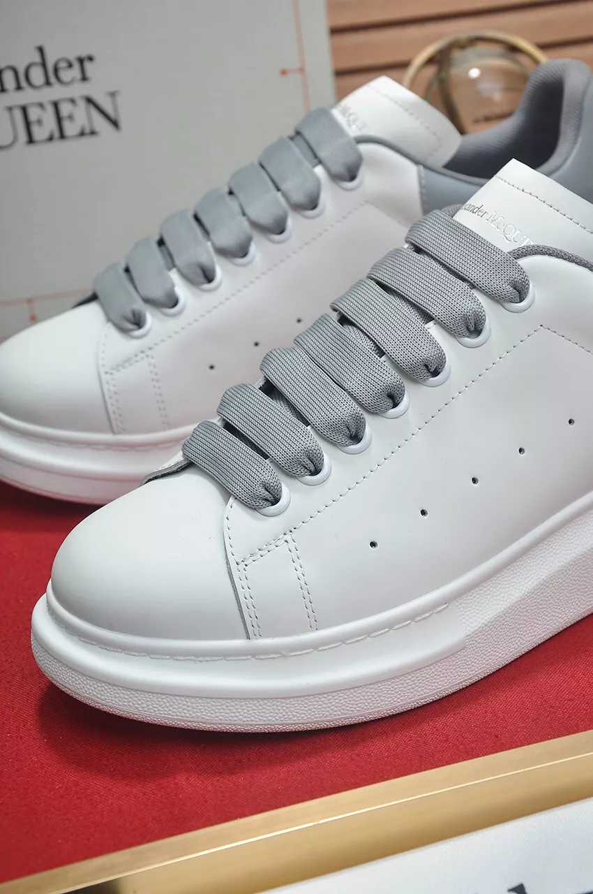 Alexander McQueen Casual Shoes For Men Versatile 3441