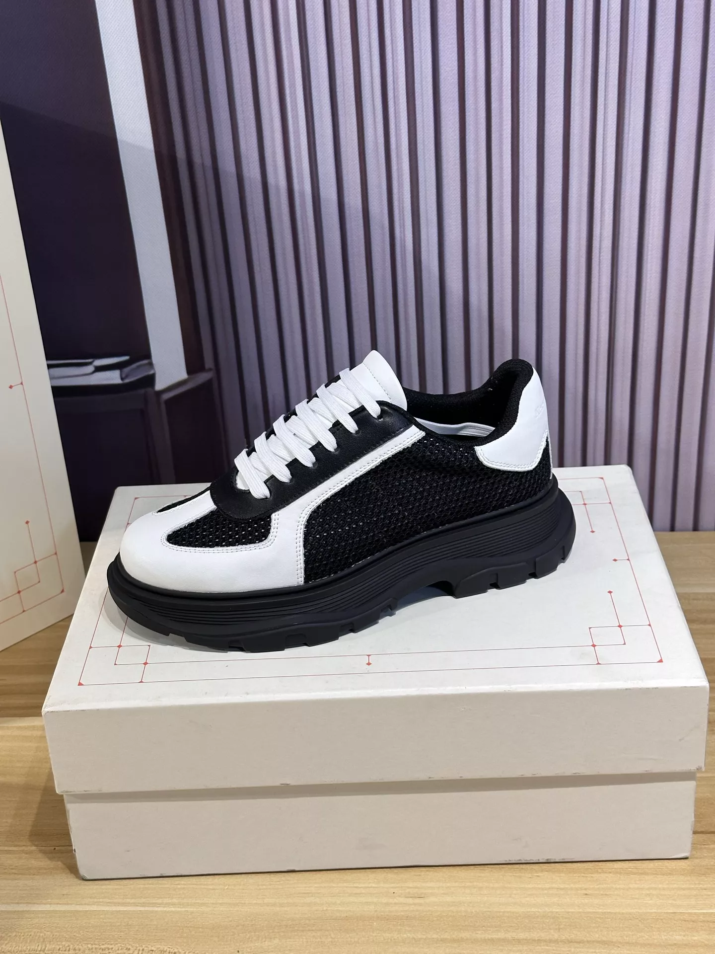 Alexander McQueen Casual Shoes For Men WellDesigned 5601