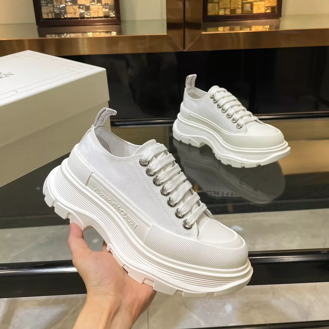 Alexander McQueen Casual Shoes For Women Classic 7884