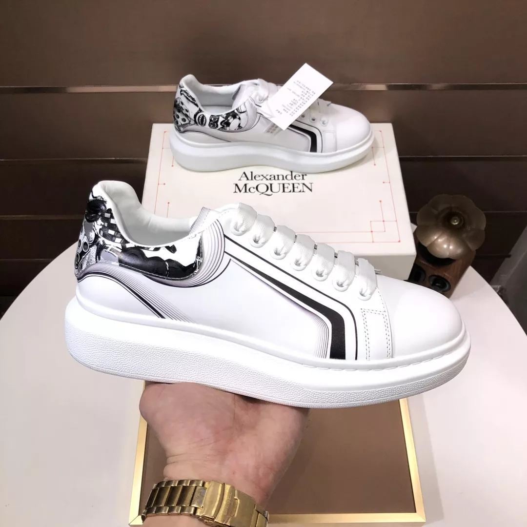 Alexander McQueen Casual Shoes For Women Compact 429