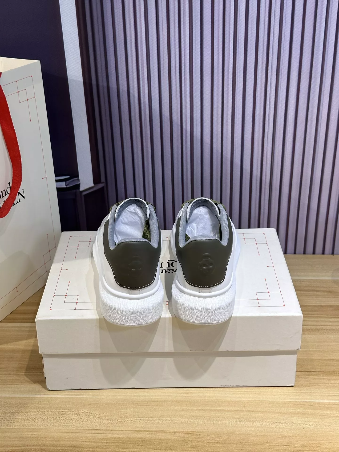 Alexander McQueen Casual Shoes For Women Cozy 133