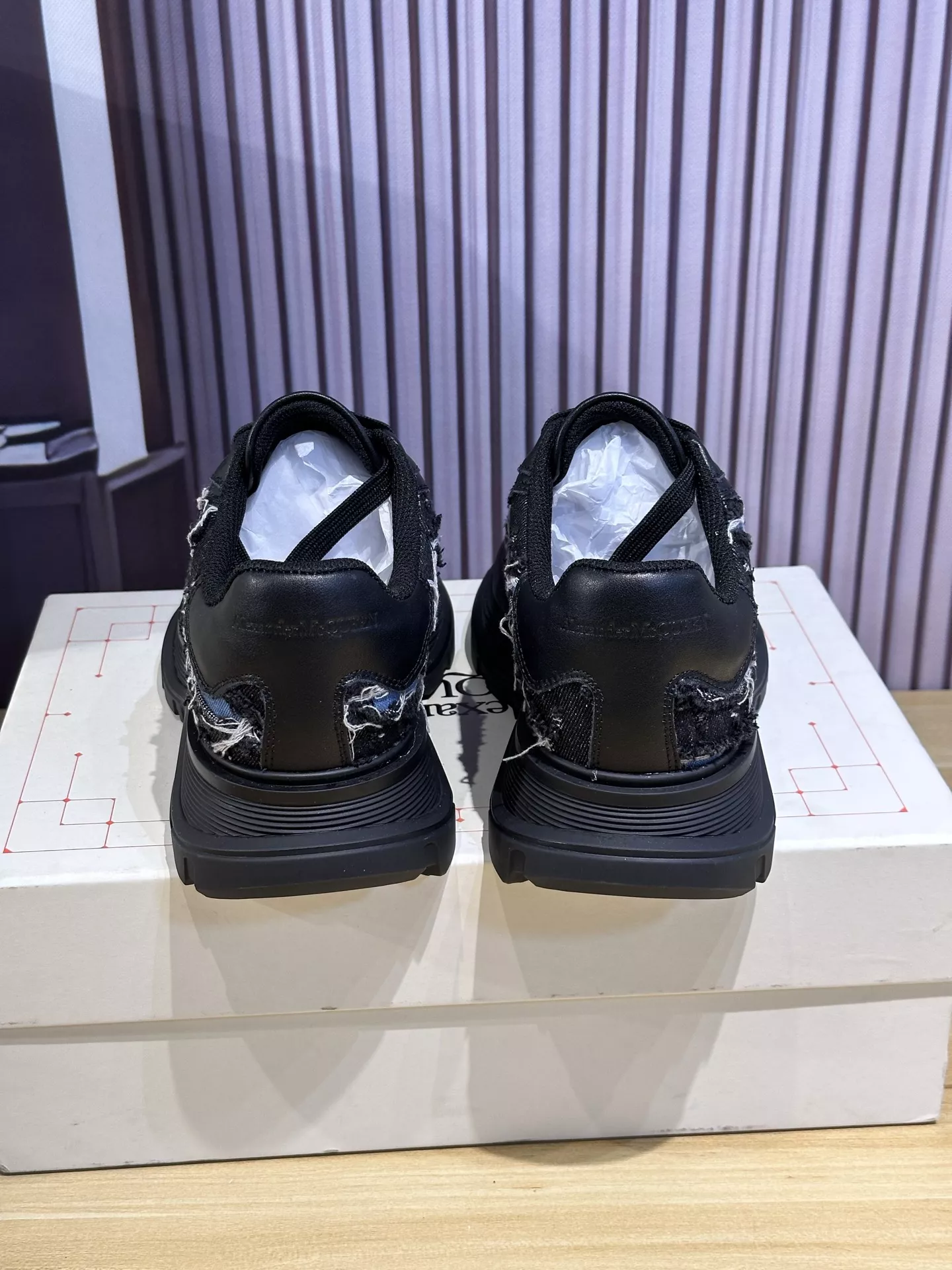 Alexander McQueen Casual Shoes For Women Efficient 9003