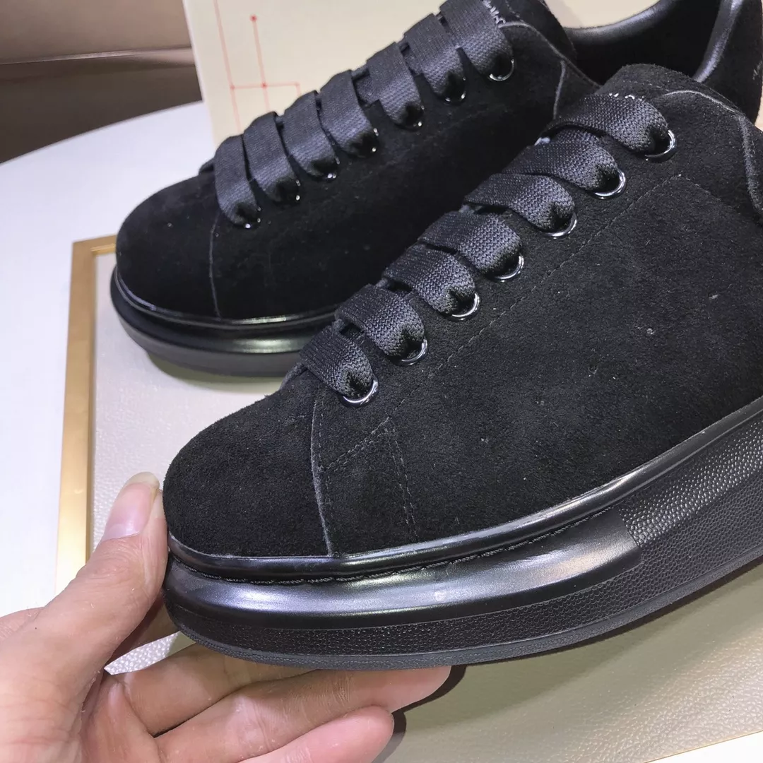Alexander McQueen Casual Shoes For Women Sleek 4801