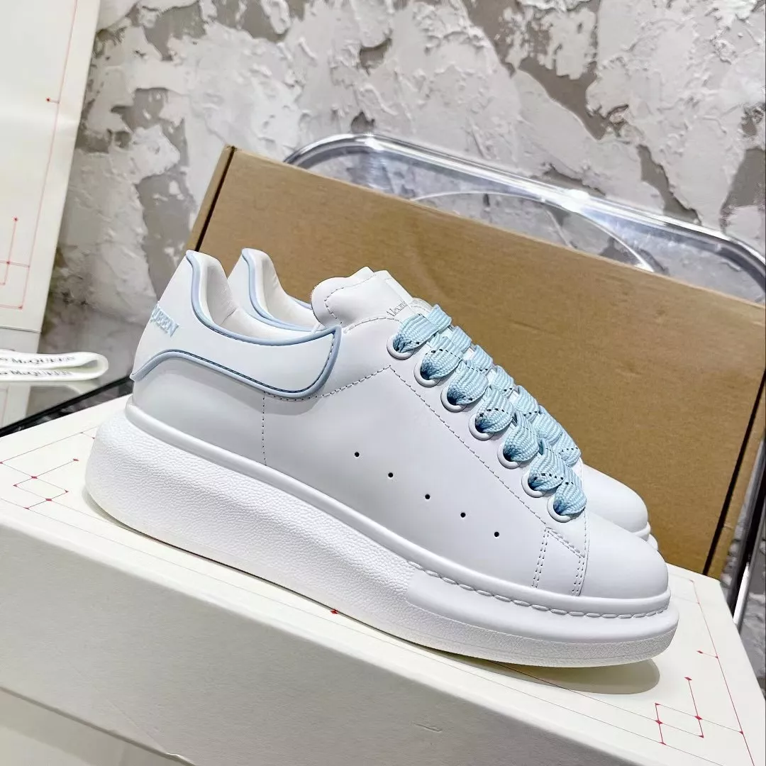 Alexander McQueen Casual Shoes For Women Stylish 5601