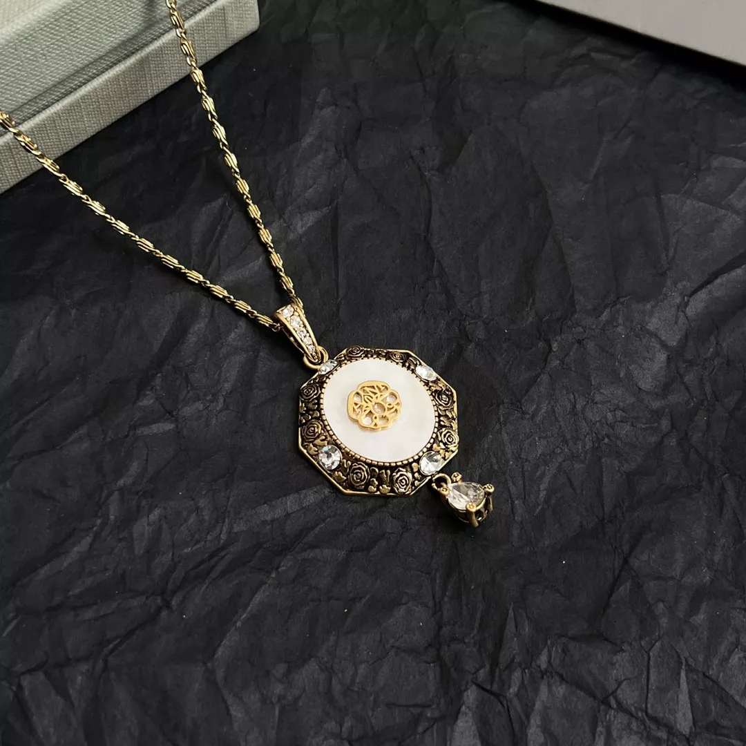 Alexander McQueen Necklaces Affordable 7098