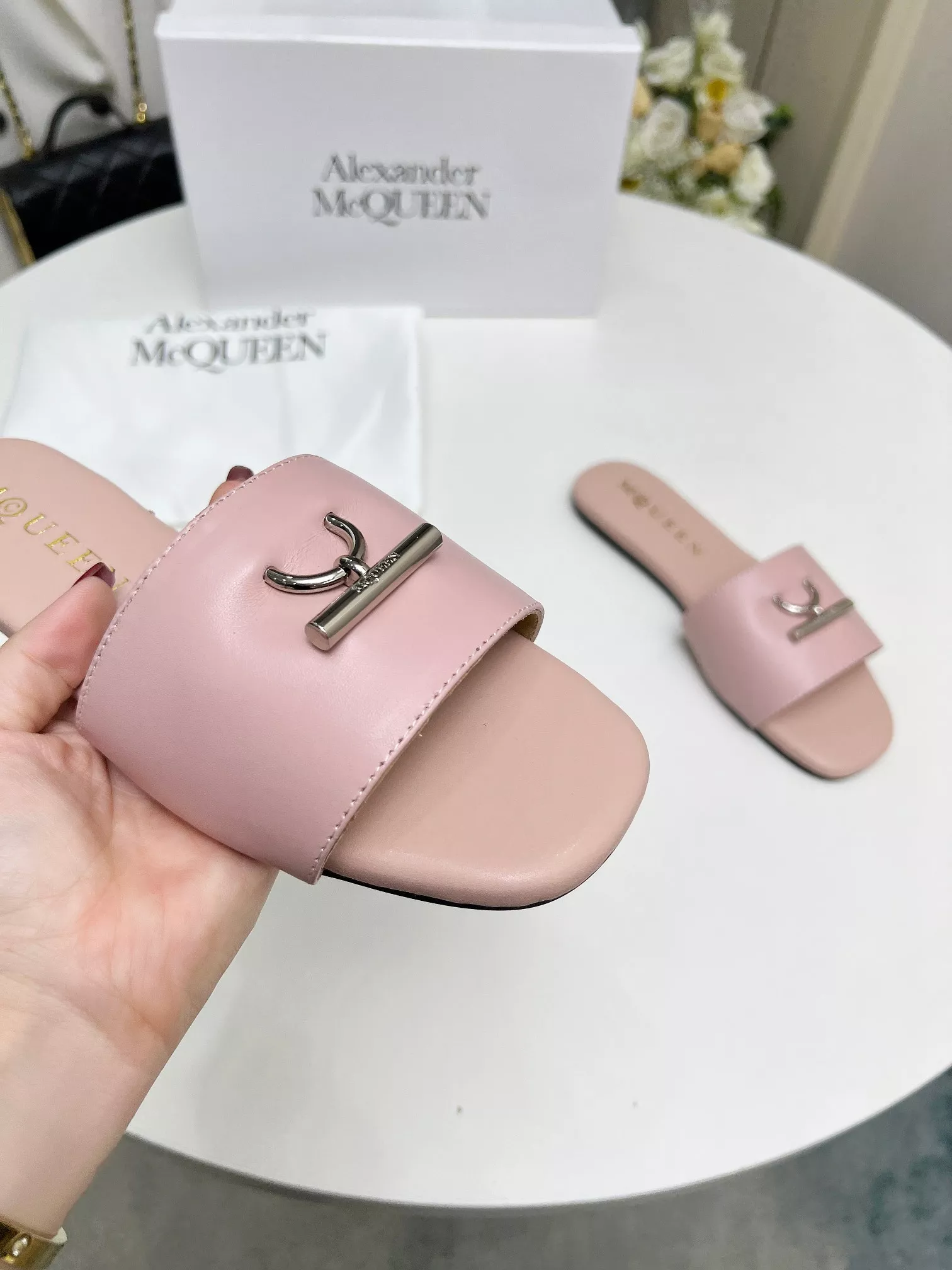 Alexander McQueen Slippers For Women Versatile 3362