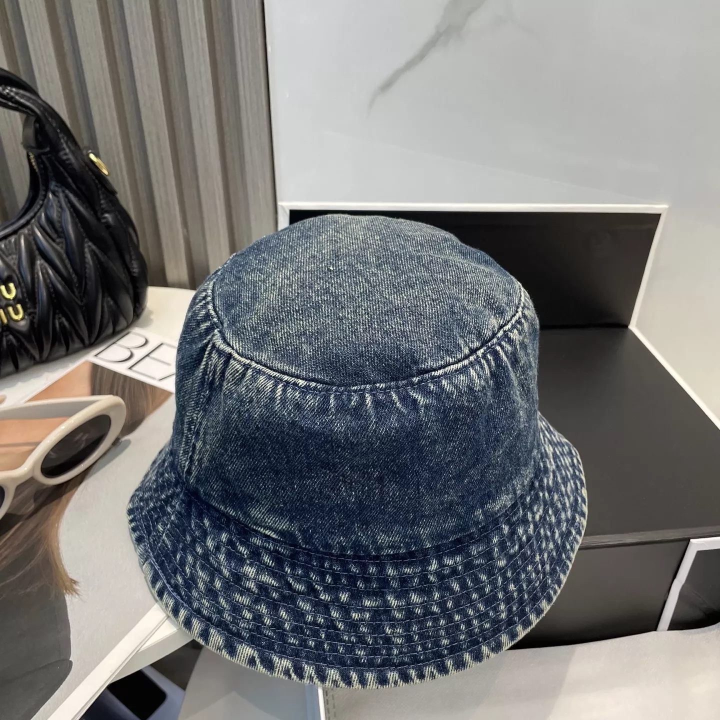 Alexander Wang Caps Vibrant 5651