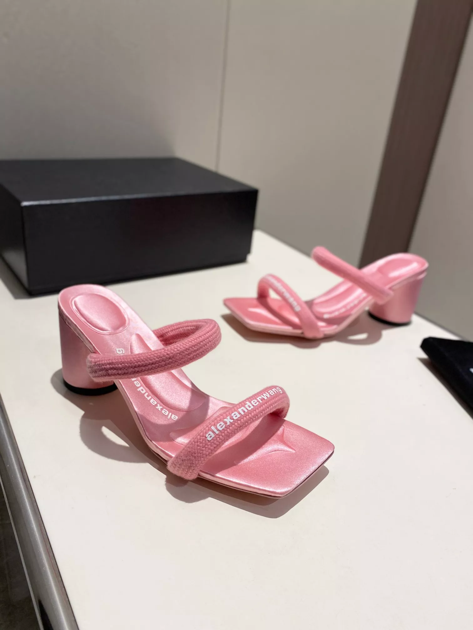Alexander Wang Sandal For Women Vibrant 9322
