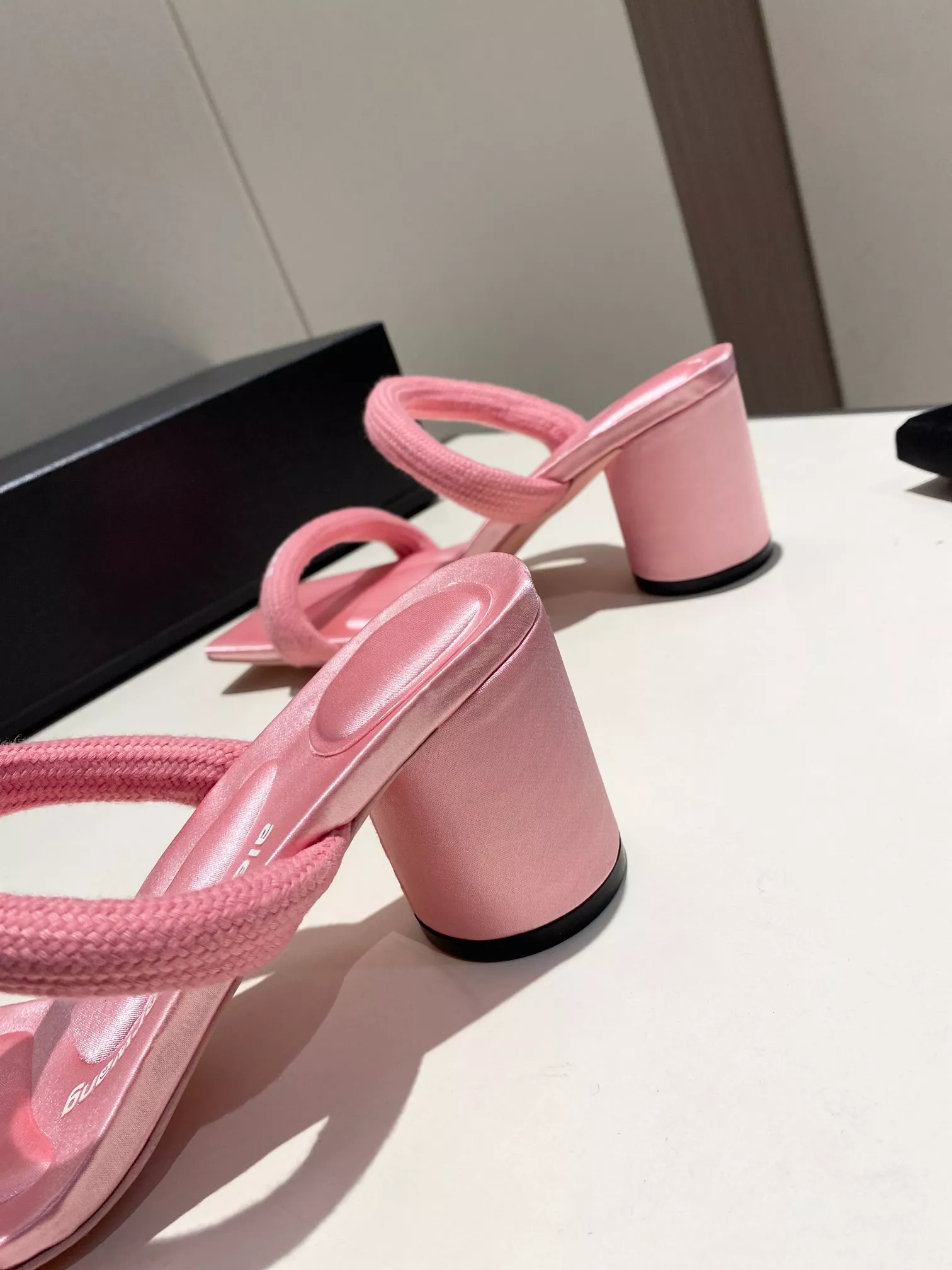 Alexander Wang Sandal For Women Vibrant 9322